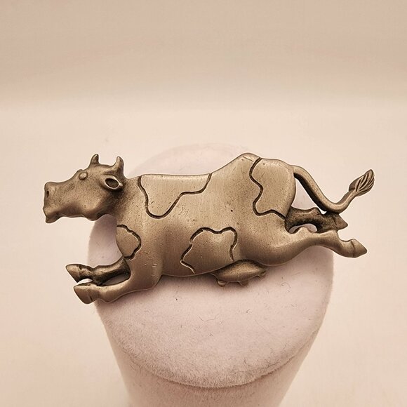 Vintage Leaping Cow Brooch. Pewter JJ Jonette Farm Animal Brooch 80s Whimsical - Picture 5 of 6